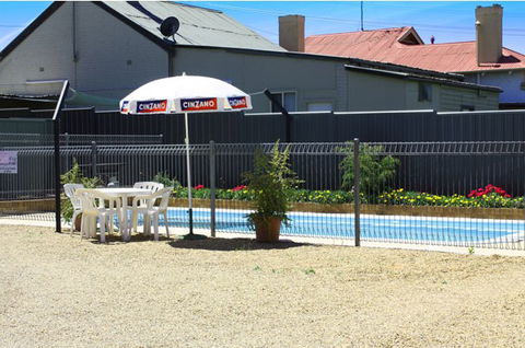 Camellia Motel - Sunshine Coast Guide 1