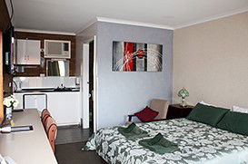 Camellia Motel - Sunshine Coast Guide 3