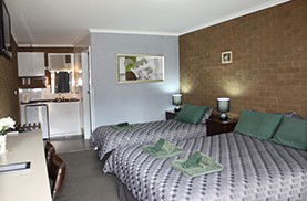 Camellia Motel - Sunshine Coast Guide 4