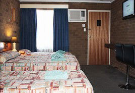 Camellia Motel - Sunshine Coast Guide 5