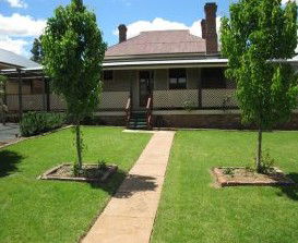 Courthouse Cottage B And B - Sunshine Coast Guide 1