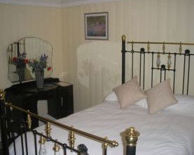 Courthouse Cottage B And B - Sunshine Coast Guide 2