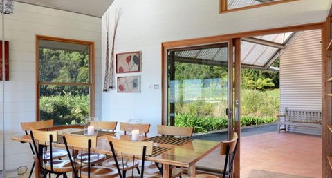 Cloud Break - Sunshine Coast Guide 1
