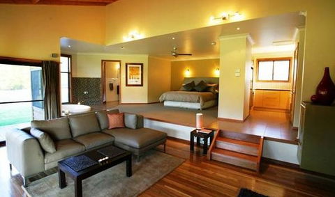 Cedars Mount View - Sunshine Coast Guide 2