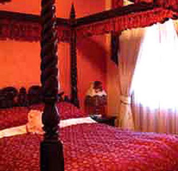 CBC Bed And Breakfast And Cafe - Sunshine Coast Guide 2