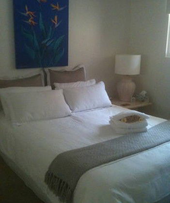 Absolute Beachfront Manly Bed And Breakfast - Sunshine Coast Guide 0