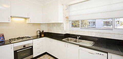 Absolute Beachfront Manly Bed And Breakfast - Sunshine Coast Guide 3