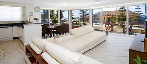 Absolute Beachfront Manly Bed And Breakfast - Sunshine Coast Guide 5