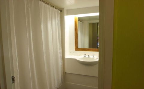 Abey Hotel Sydney - Sunshine Coast Guide 3