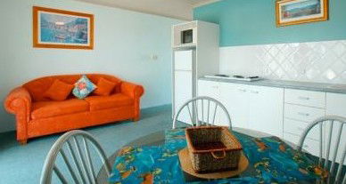Allamanda Retreat - The Entrance - Sunshine Coast Guide 2