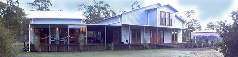 Tin Peaks Bed And Breakfast - Sunshine Coast Guide 0