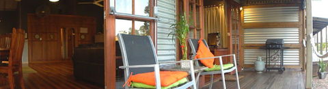 Tin Peaks Bed And Breakfast - Sunshine Coast Guide 3