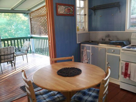 Auckland Street Queenslander - Sunshine Coast Guide 2