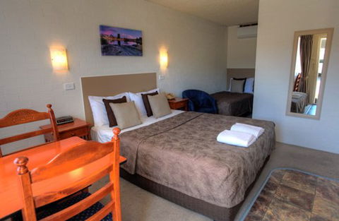 Apple And Grape Motel - Sunshine Coast Guide 1