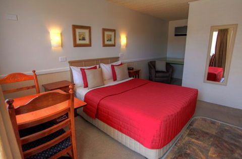 Apple And Grape Motel - Sunshine Coast Guide 2