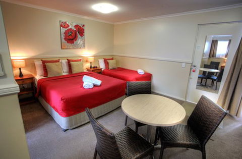 Apple And Grape Motel - Sunshine Coast Guide 3