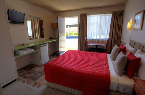 Apple And Grape Motel - Sunshine Coast Guide 5
