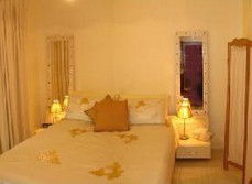 Cream Gables Bed And Breakfast - Sunshine Coast Guide 1