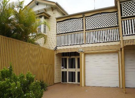 Cream Gables Bed And Breakfast - Sunshine Coast Guide 3