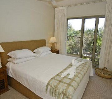 Claytons On Cylinder Beach Front Apartments - Sunshine Coast Guide 2