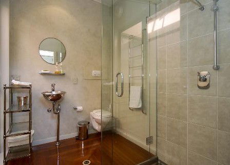 Claytons On Cylinder Beach Front Apartments - Sunshine Coast Guide 4