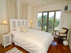 Claytons On Cylinder Beach Front Apartments - Sunshine Coast Guide 6