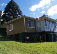 Mountain Escape - Holiday Home - Sunshine Coast Guide