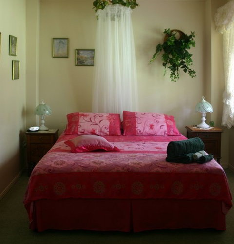 Riviera Bed And Breakfast - Sunshine Coast Guide 3