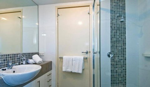 Aqualine Apartments - Sunshine Coast Guide 4