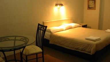 Archer Park Motel - Sunshine Coast Guide 1