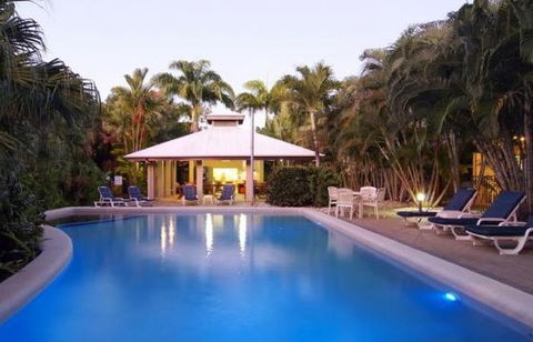Comfort Suites Trinity Beach Club - Sunshine Coast Guide 0