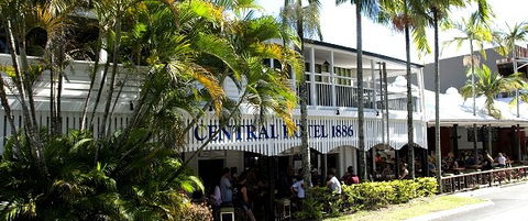Central Hotel Port Douglas - Sunshine Coast Guide 1