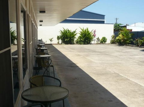 Black Marlin Motel - Sunshine Coast Guide 5