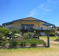 Emu Bay Lodge - Sunshine Coast Guide