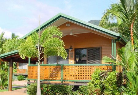 Cairns Coconut Holiday Resort - Sunshine Coast Guide 0