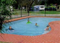 Swan Hill Riverside Caravan Park - Sunshine Coast Guide 3