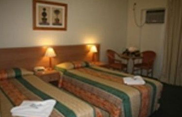 Rest Easy Motel - Sunshine Coast Guide 1