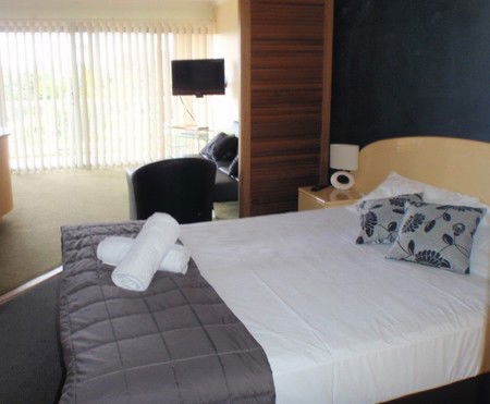 Rays Resort Apartments - Sunshine Coast Guide 3