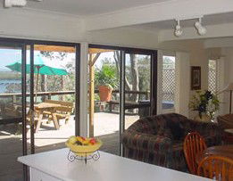 Lakeview Cottage - Sunshine Coast Guide 0