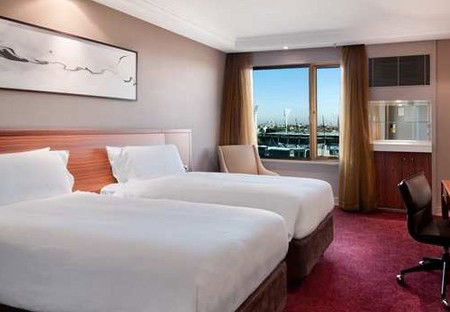 Hilton On The Park Melbourne - Sunshine Coast Guide 2
