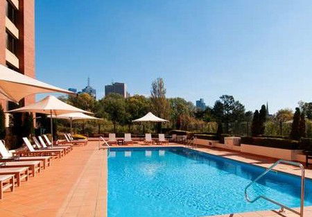 Hilton On The Park Melbourne - Sunshine Coast Guide 3