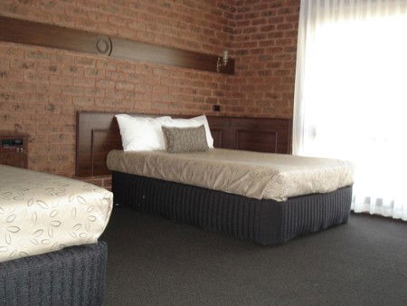 Albury Townhouse - Sunshine Coast Guide 4