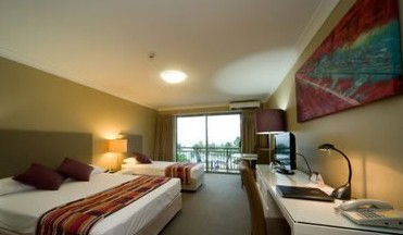 Airlie Beach Hotel - Sunshine Coast Guide 1