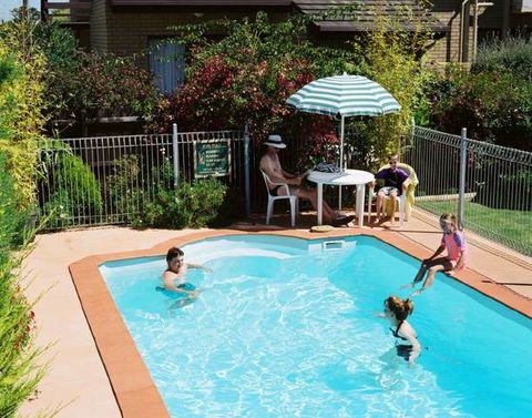 Sandpiper Holiday Apartments - Sunshine Coast Guide 1