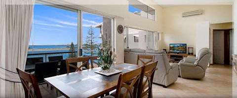 Cerulean Apartments - Sunshine Coast Guide 10