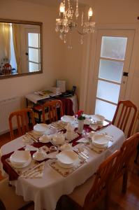 Bluebell Bed And Breakfast - Sunshine Coast Guide 4
