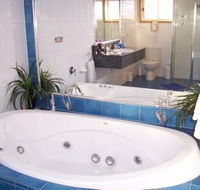 Bateau Bay Beachfront Luxury Accomodation - Sunshine Coast Guide