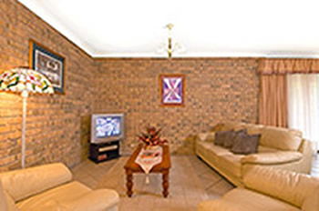 Acacia Apartments - Sunshine Coast Guide 1