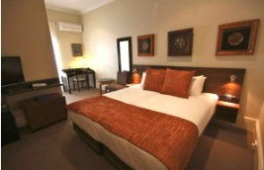 Cremorne Point Manor - Sunshine Coast Guide 1