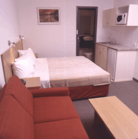 Flagstaff City Inn - Sunshine Coast Guide 1